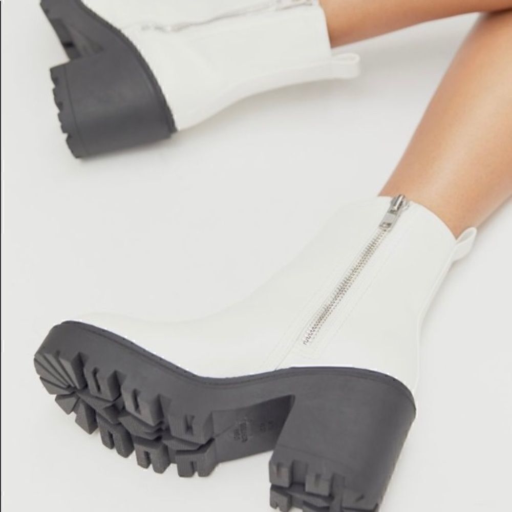 UO zip up boot - Picture 4 of 4